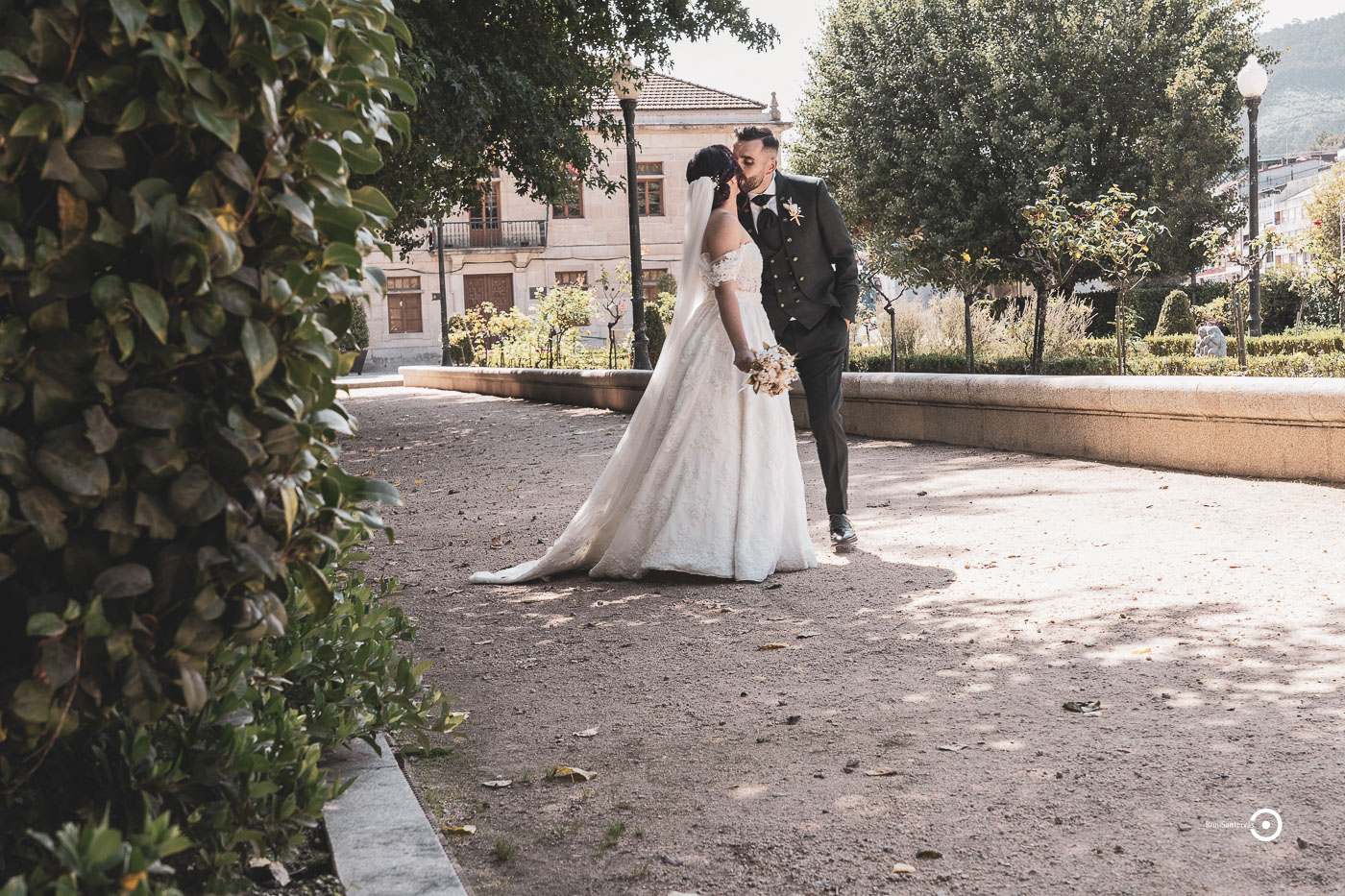 Qué hacen los novios durante la boda: la agenda real entre fotos, saludos y caos elegante