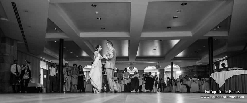 Baile de novios en el Balneario de Mondariz.