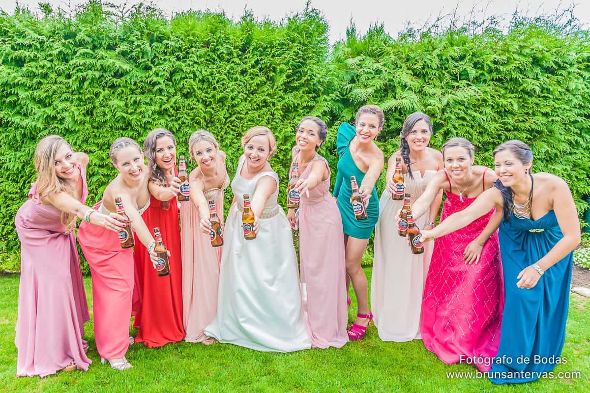 boda novia con amigas foto diferente brunsantervas